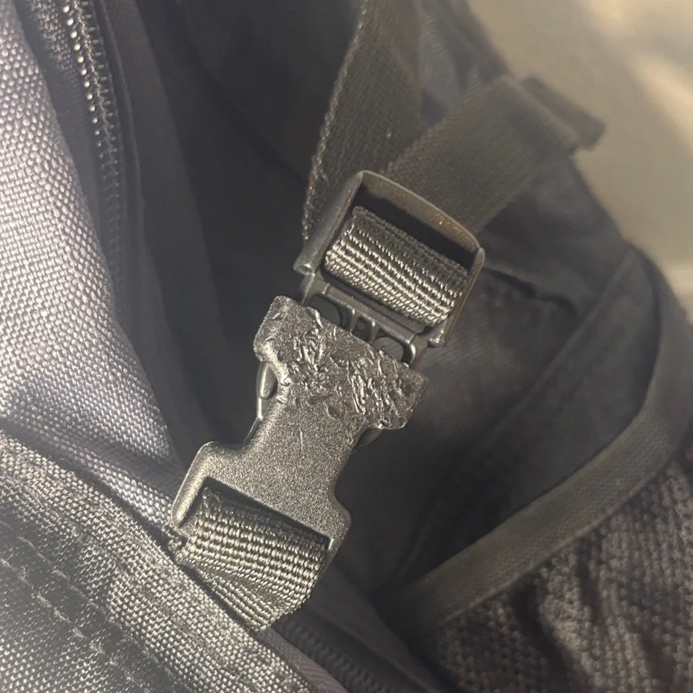 Eddie Bauer Vintage 2004 Black and Dark Gray Backpack -GB1sku